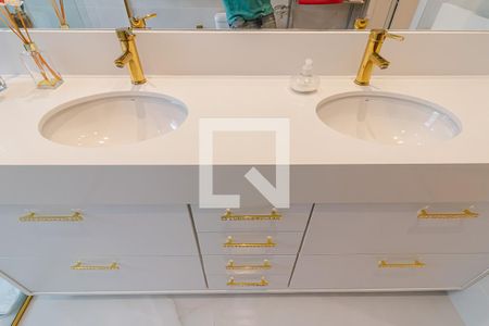 Casa à venda com 350m², 4 quartos e 3 vagasBanheiro da Suíte 4