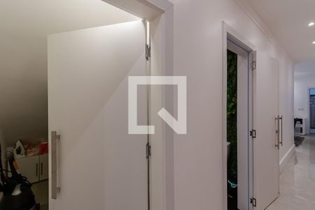 Casa à venda com 350m², 4 quartos e 3 vagasCorredor 