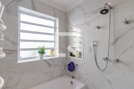 Casa à venda com 350m², 4 quartos e 3 vagasBanheiro da Suíte 2 e 3