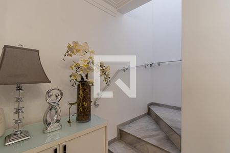 Casa à venda com 350m², 4 quartos e 3 vagasEscadas 