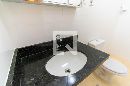 Casa à venda com 135m², 3 quartos e 3 vagas Casa à venda com 135m², 3 quartos e 3 vagasBanheiro do Corredor