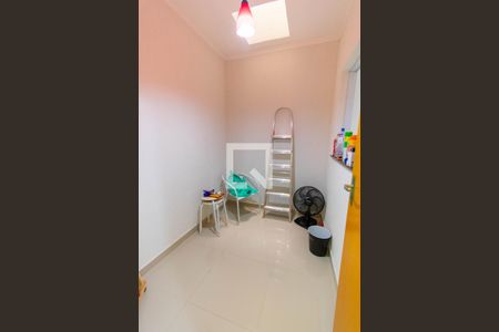 Casa à venda com 135m², 3 quartos e 3 vagas Casa à venda com 135m², 3 quartos e 3 vagasEscritório