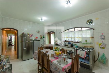 Casa à venda com 250m², 6 quartos e 1 vaga Casa à venda com 250m², 6 quartos e 1 vagaCasa 1 Cozinha