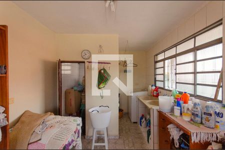 Casa à venda com 250m², 6 quartos e 1 vaga Casa à venda com 250m², 6 quartos e 1 vagaCasa 1 Área de Serviço