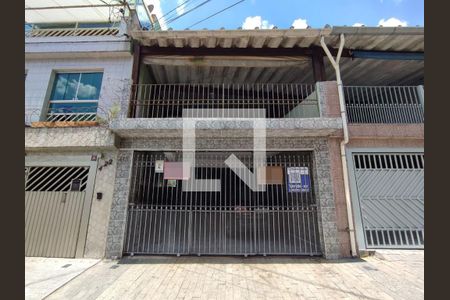 Casa à venda com 250m², 6 quartos e 1 vaga Casa à venda com 250m², 6 quartos e 1 vagaFachada