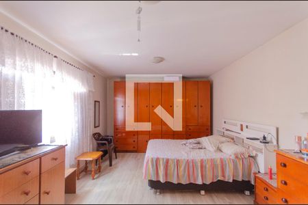 Casa à venda com 250m², 6 quartos e 1 vaga Casa à venda com 250m², 6 quartos e 1 vagaCasa 1 Suíte 2