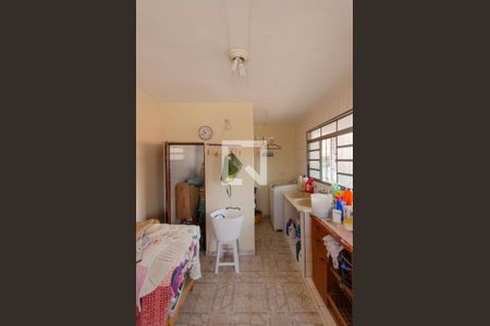 Casa à venda com 250m², 6 quartos e 1 vaga Casa à venda com 250m², 6 quartos e 1 vagaCasa 1 Área de Serviço