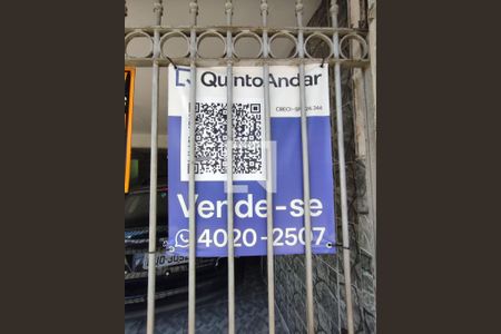 Casa à venda com 250m², 6 quartos e 1 vaga Casa à venda com 250m², 6 quartos e 1 vagaPlaca
