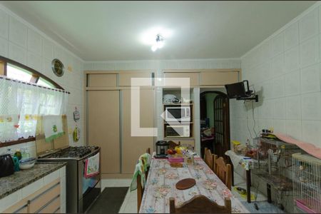 Casa à venda com 250m², 6 quartos e 1 vaga Casa à venda com 250m², 6 quartos e 1 vagaCasa 1 Cozinha