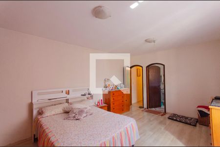 Casa à venda com 250m², 6 quartos e 1 vaga Casa à venda com 250m², 6 quartos e 1 vagaCasa 1 Suíte 2