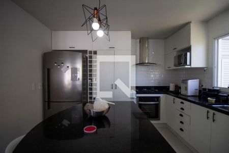 Casa de condomínio à venda com 180m², 3 quartos e 2 vagas Casa de condomínio à venda com 180m², 3 quartos e 2 vagasCozinha e Área de Serviço