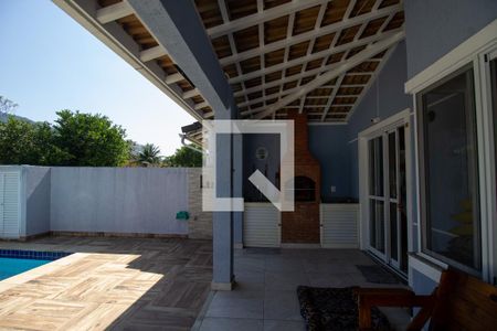 Casa de condomínio à venda com 180m², 3 quartos e 2 vagas Casa de condomínio à venda com 180m², 3 quartos e 2 vagasQuintal