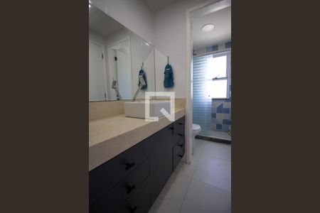 Casa de condomínio à venda com 180m², 3 quartos e 2 vagas Casa de condomínio à venda com 180m², 3 quartos e 2 vagasBanheiro da Suíte 2 e 3