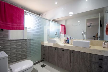 Banheiro da Suíte 1 de casa de condomínio à venda com 3 quartos, 180m² em Vargem Pequena, Rio de Janeiro