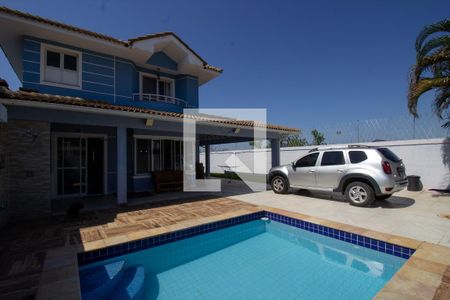 Casa de condomínio à venda com 180m², 3 quartos e 2 vagas Casa de condomínio à venda com 180m², 3 quartos e 2 vagasQuintal