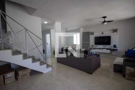 Sala de casa de condomínio à venda com 3 quartos, 180m² em Vargem Pequena, Rio de Janeiro