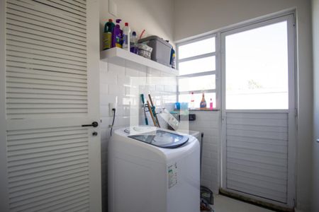 Casa de condomínio à venda com 180m², 3 quartos e 2 vagas Casa de condomínio à venda com 180m², 3 quartos e 2 vagasCozinha e Área de Serviço