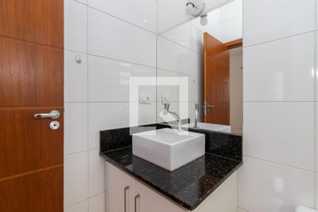 Casa à venda com 200m², 3 quartos e 2 vagasBanheiro da Suíte