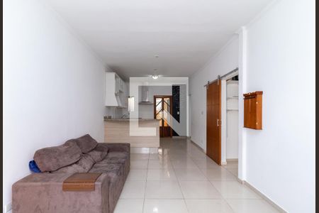 Sala  de casa à venda com 3 quartos, 110m² em Vila Roque, São Paulo