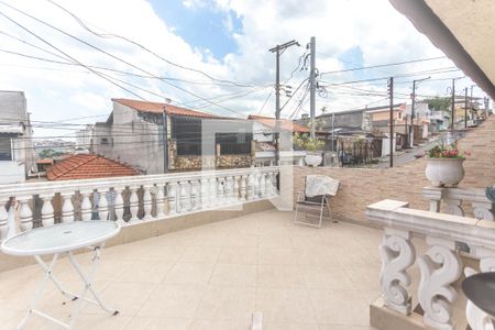 Casa à venda com 160m², 3 quartos e 2 vagas Casa à venda com 160m², 3 quartos e 2 vagasVaranda quarto