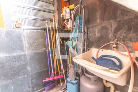 Casa à venda com 160m², 3 quartos e 2 vagas Casa à venda com 160m², 3 quartos e 2 vagasÁrea de serviço