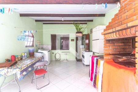 Casa à venda com 160m², 3 quartos e 2 vagas Casa à venda com 160m², 3 quartos e 2 vagasChurrasqueira