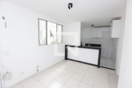 Sala/Cozinha de apartamento para alugar com 2 quartos, 46m² em Chacaras Reunidas Santa Terezinha, Contagem