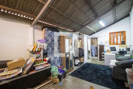 Casa à venda com 200m², 3 quartos e sem vagaSalão Extra dos Fundos