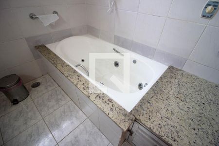 Casa à venda com 200m², 3 quartos e sem vagaBanheiro