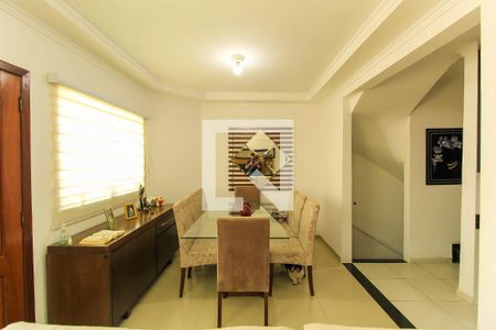 Sala de casa de condomínio à venda com 3 quartos, 125m² em Vila Bertioga, São Paulo