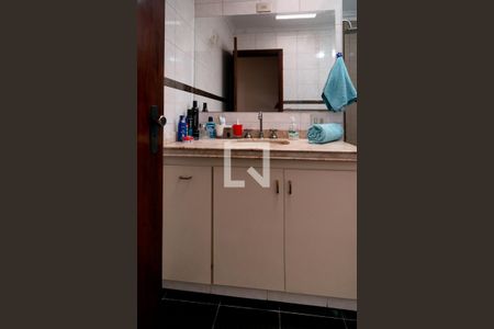 Casa à venda com 200m², 3 quartos e 1 vagaBanheiro Quarto 2 - Suíte