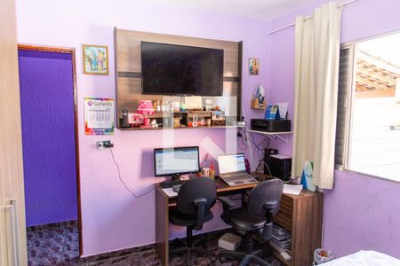 Casa à venda com 188m², 4 quartos e 2 vagasQuarto 3