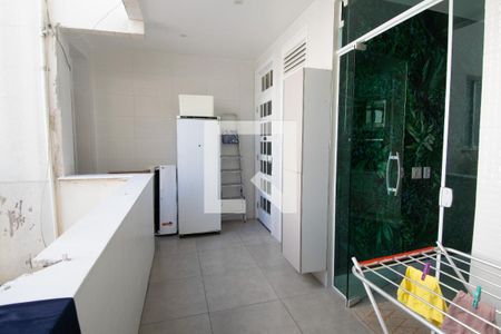 Apartamento à venda com 275m², 3 quartos e 1 vaga Apartamento à venda com 275m², 3 quartos e 1 vagaÁrea de Serviço