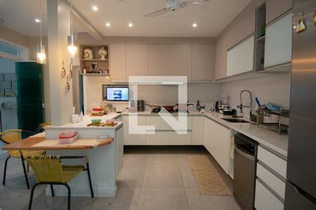 Apartamento à venda com 275m², 3 quartos e 1 vaga Apartamento à venda com 275m², 3 quartos e 1 vagaCozinha