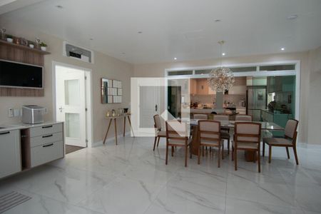 Apartamento à venda com 275m², 3 quartos e 1 vaga Apartamento à venda com 275m², 3 quartos e 1 vagaSala de Estar