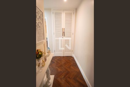 Apartamento à venda com 275m², 3 quartos e 1 vaga Apartamento à venda com 275m², 3 quartos e 1 vagaCorredor