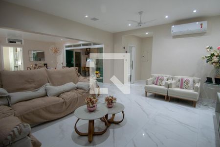 Apartamento à venda com 275m², 3 quartos e 1 vaga Apartamento à venda com 275m², 3 quartos e 1 vagaSala de Estar