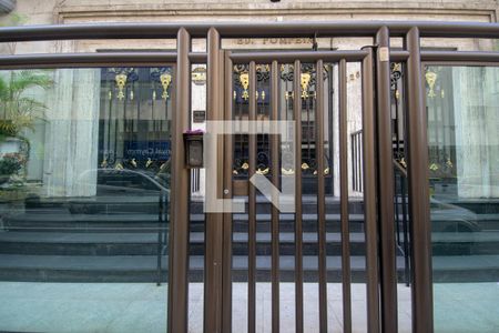 Apartamento à venda com 275m², 3 quartos e 1 vaga Apartamento à venda com 275m², 3 quartos e 1 vagaFachada