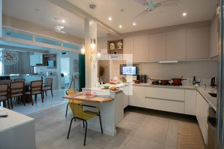 Apartamento à venda com 275m², 3 quartos e 1 vaga Apartamento à venda com 275m², 3 quartos e 1 vagaCozinha