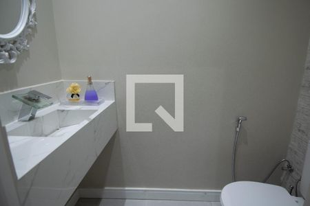 Apartamento à venda com 275m², 3 quartos e 1 vaga Apartamento à venda com 275m², 3 quartos e 1 vagaLavabo