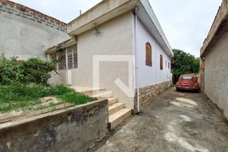 Casa para alugar com 105m², 3 quartos e 4 vagasFachada 