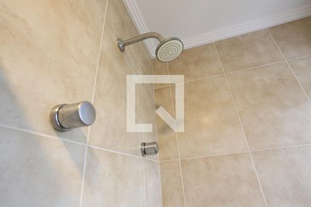 Casa de condomínio para alugar com 110m², 2 quartos e 2 vagasBanheiro da Suíte
