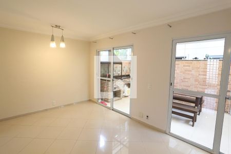 Sala de casa de condomínio para alugar com 2 quartos, 110m² em Cangaíba, São Paulo