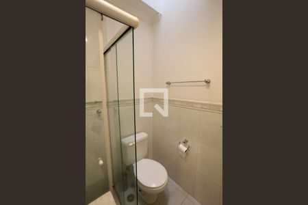 Casa de condomínio para alugar com 110m², 2 quartos e 2 vagasBanheiro