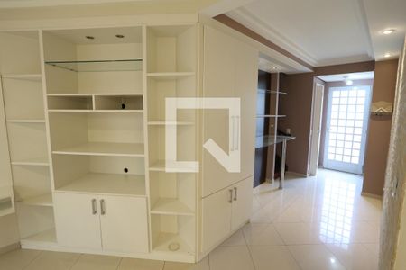 Sala de casa de condomínio para alugar com 2 quartos, 110m² em Cangaíba, São Paulo