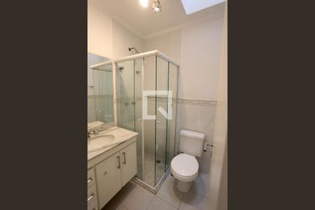 Casa de condomínio para alugar com 110m², 2 quartos e 2 vagasBanheiro
