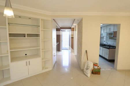 Sala de casa de condomínio para alugar com 2 quartos, 110m² em Cangaíba, São Paulo