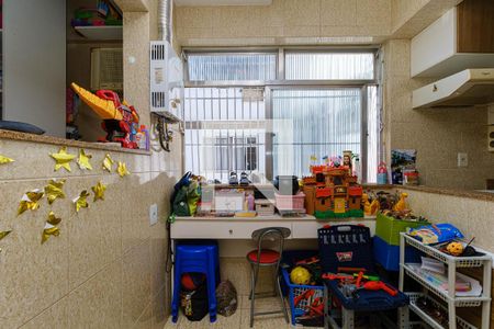 Apartamento à venda com 107m², 2 quartos e 1 vagaÁrea de Serviço