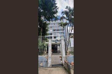 Apartamento à venda com 60m², 2 quartos e 1 vaga Apartamento à venda com 60m², 2 quartos e 1 vagaFachada