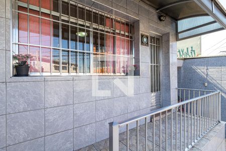 Casa à venda com 183m², 3 quartos e 3 vagas Casa à venda com 183m², 3 quartos e 3 vagasEntrada